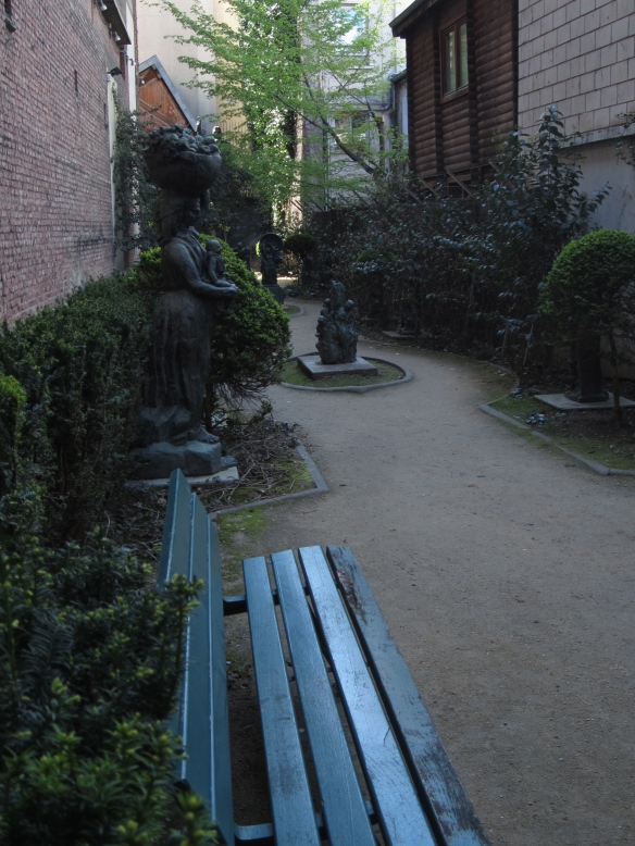The inner courtyard at the Musée Bourdelle
